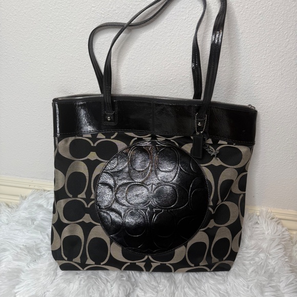 Coach Tote - Picture 1 of 15